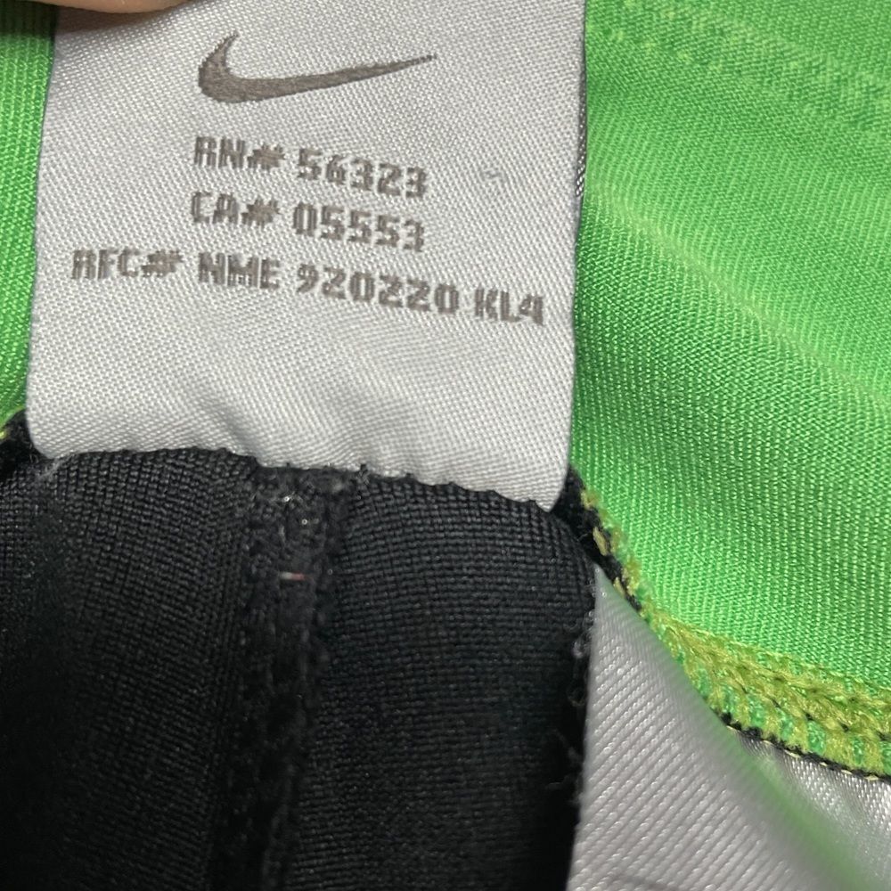 Nike Black/Green Wide Waistband Boot Cut Yoga Pants EUC Small - Picture 10 of 11